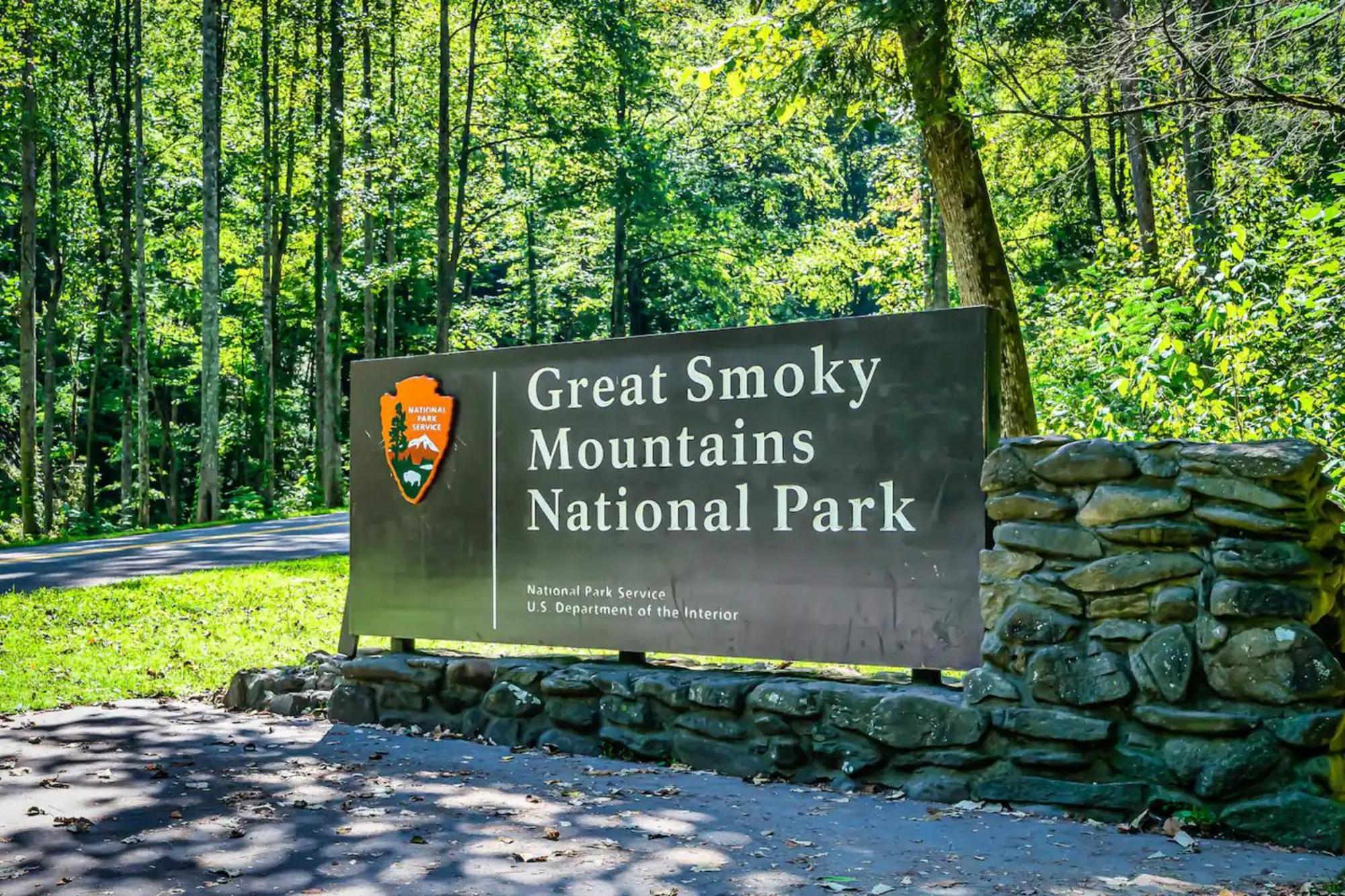 Views 1Br15Bath Pet-Friendly With Hot Tub & Bbq Pigeon Forge Exterior foto